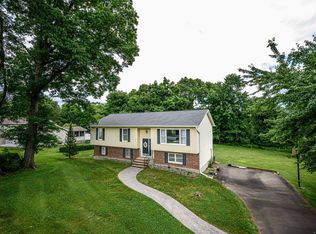 38 Clearview Dr, Wallingford, CT 06492