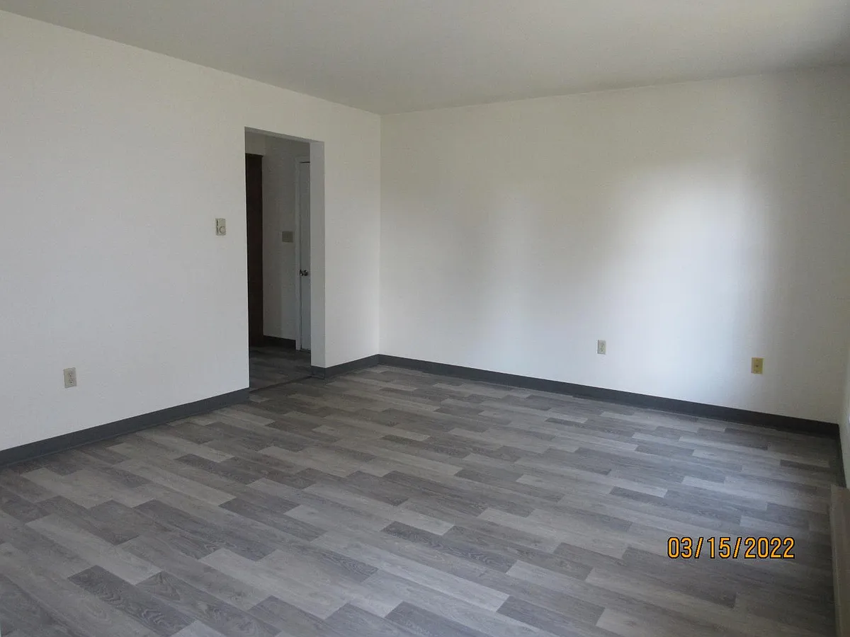 Unit Photo - 15 Wheatley Ave #21