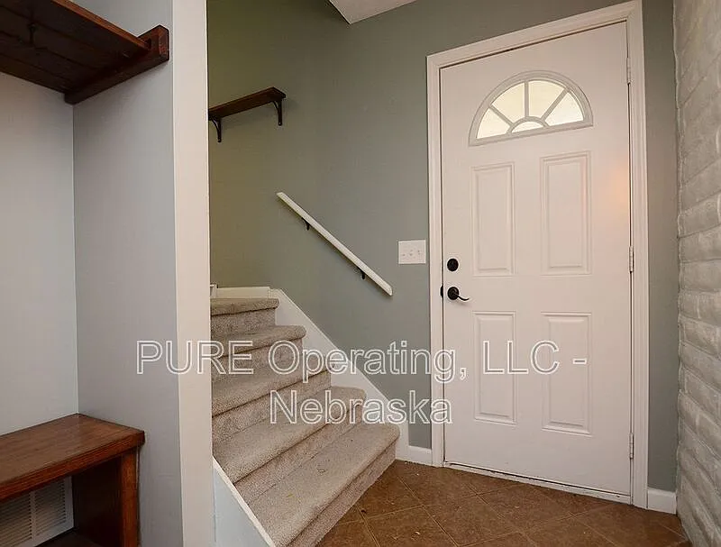 4 bed, 3.0 bath, 1938 sqft, $2,400 — Photo 3