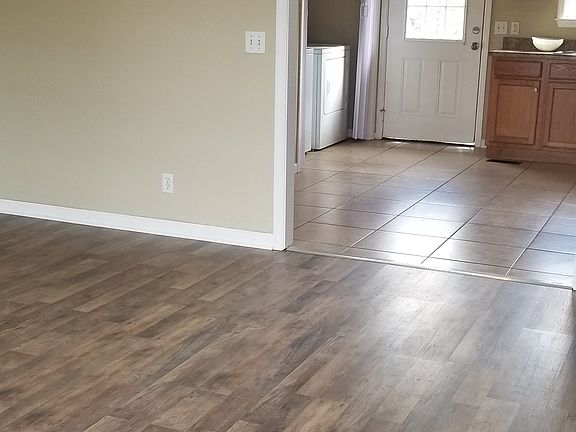 3rd image of 91 Dixie Ct