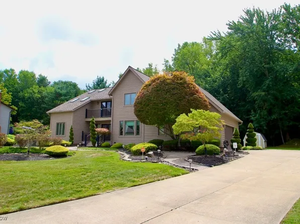 2155 Ridgebury Dr, Painesville, OH 44077
