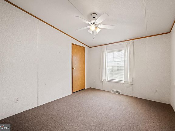 5th image of 237 Tony Cir #237