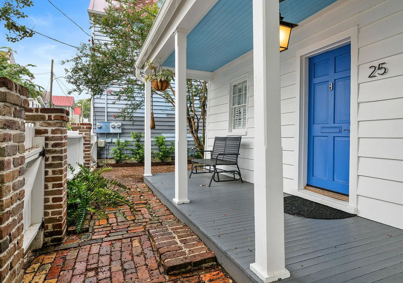 The Cottage on Sires- 25 Sires Street — Photo 2