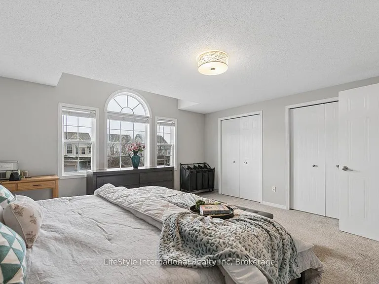95 Houghton St — Photo 14