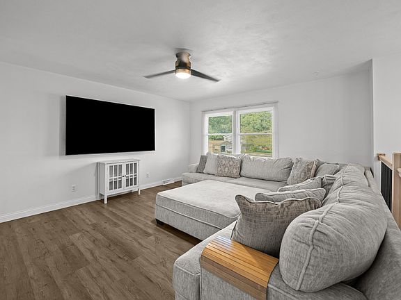 3rd image of 1810 15th St