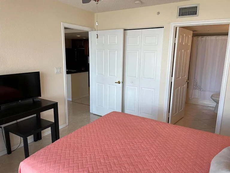 1801 N Flagler Dr #818 — Photo 8