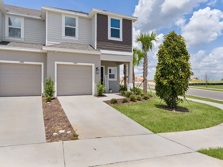 7771 Waterscape Dr — Photo 2