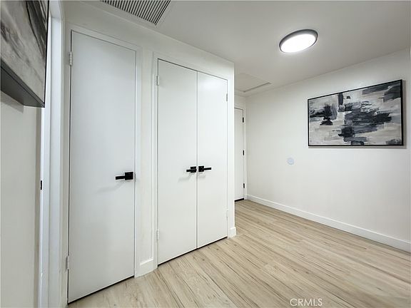 4th image of 1944 Glendon Ave APT 209