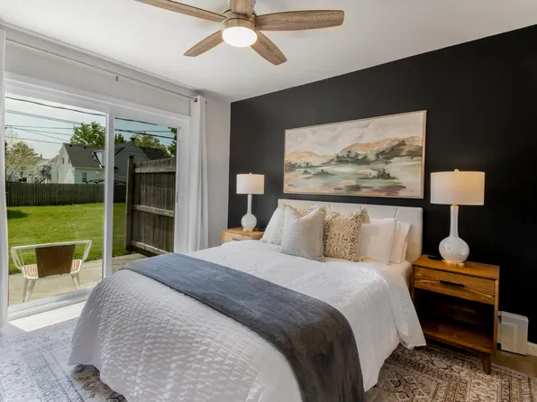 53 Hollywood Ct, Mount Clemens, MI 48043