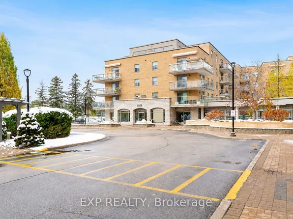 2506 Rutherford Rd #210, Vaughan, ON L4K 5N4