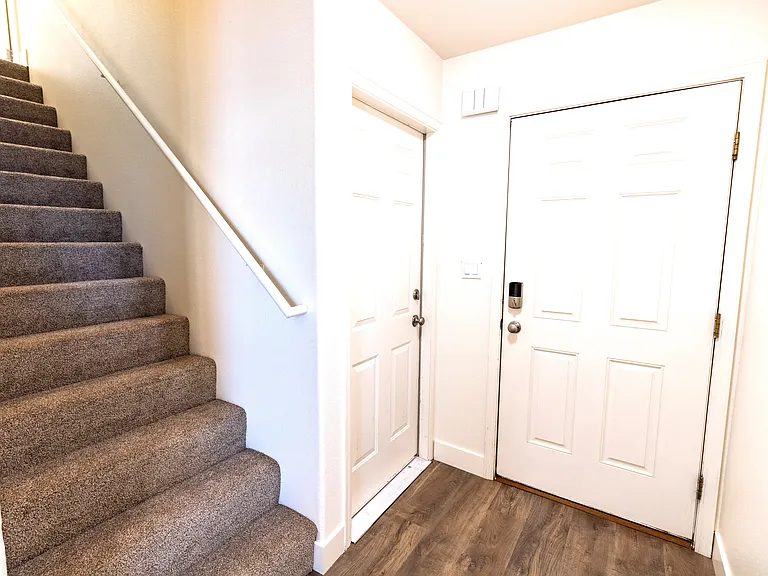 1240 Bunting Ave #1 — Photo 11