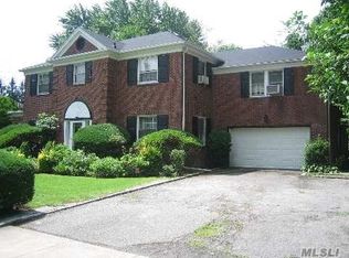 61 Lawrence Ave, Lawrence, NY 11559