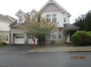 18 Sky Top Rdg, Oakland, NJ 07436