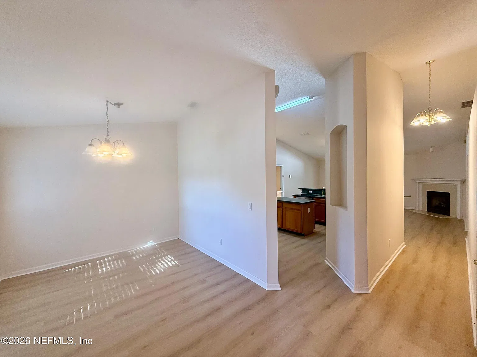 3 bed, 2.0 bath, 1696 sqft, $2,299 — Photo 4