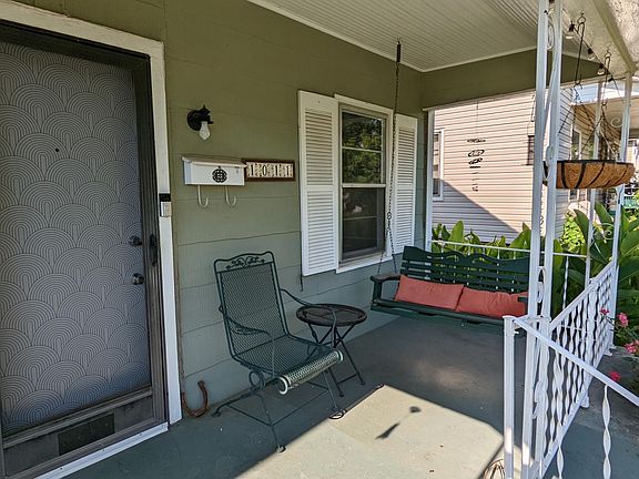2nd image of 1011 McKinley Ave NE