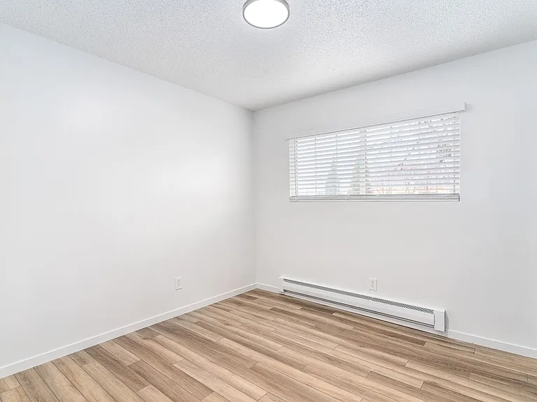 10417 E 4th Ave — Photo 24