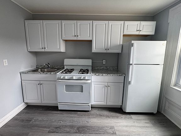 3rd image of 962 Paulding St APT 2