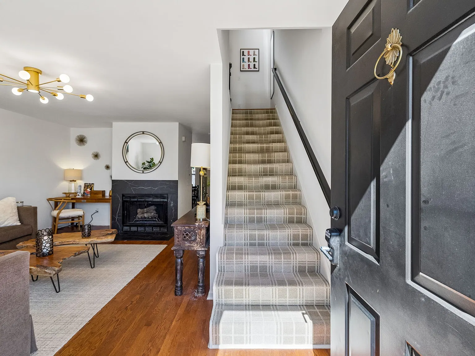 2 bed, 1.5 bath, 1190 sqft, $3,750 — Photo 1