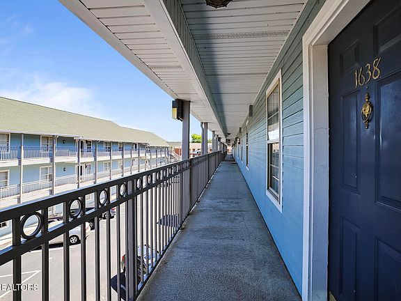 4th image of 1638 Queen Anne Way