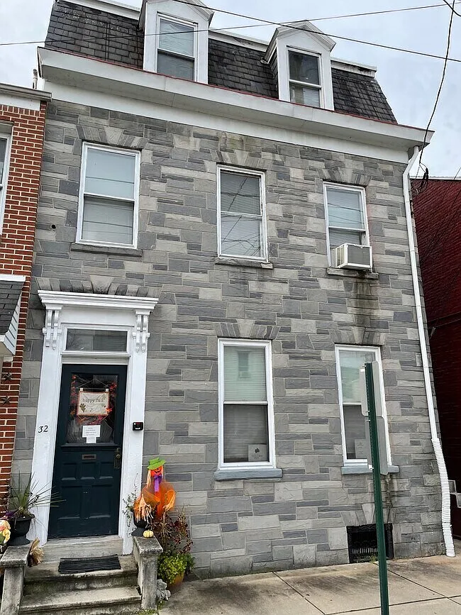 32 S 3rd St - 2 — Photo 1