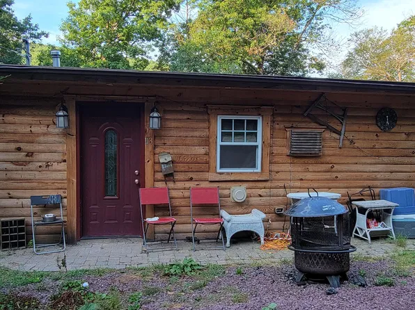 113 Riverbend Ln, Beach Lake, PA 18405