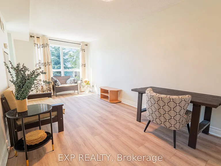 60 Fairfax Cres N #221 — Photo 4