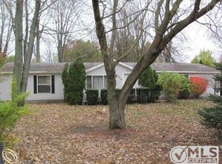 7916 Fountain St, Fort Gratiot, MI 48059