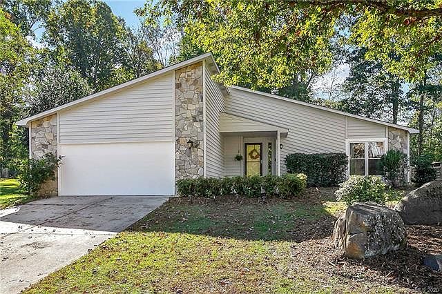 1st image of 4028 Bon Rea Dr