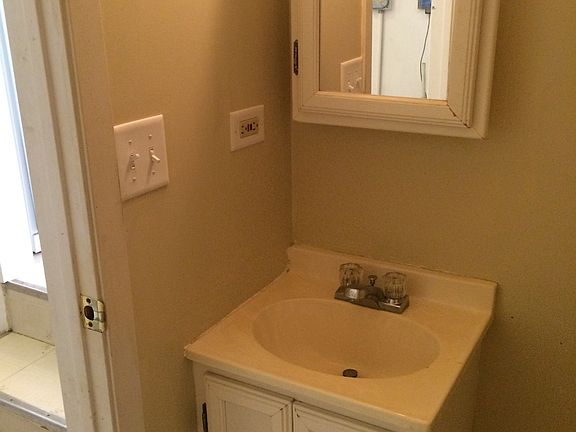 4th image of 511 Olive Ct