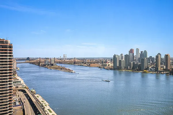 Rented by MNS | media 4