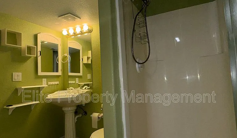 629 W Kenosha Dr — Photo 30