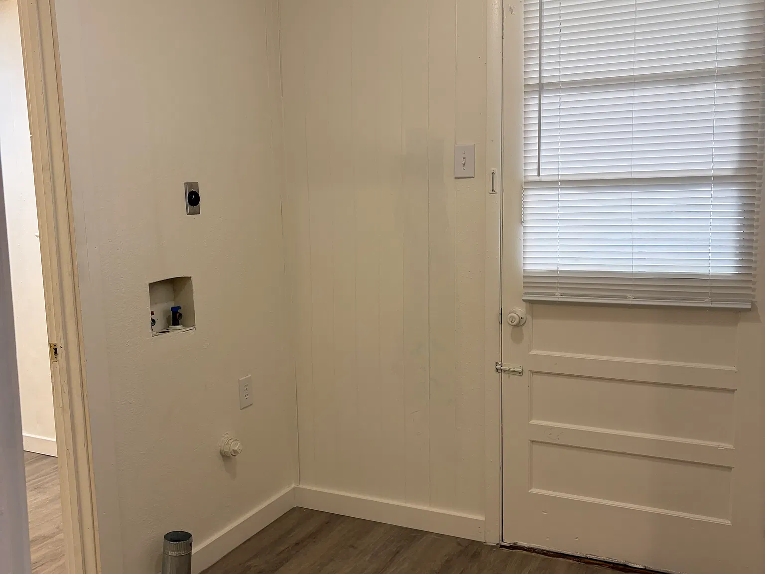 3 bed, 1188 sqft, $1,300 — Photo 1