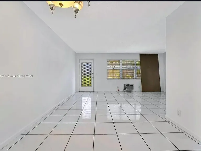 100 SW 132nd Way #109K — Photo 5