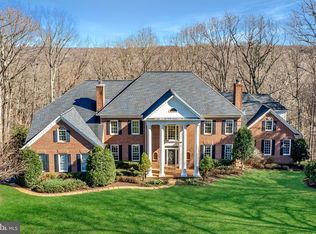 2079 Hunters Crest Way, Vienna, VA 22181