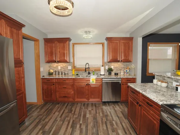 1120 S 116th STREET, West Allis, WI 53214