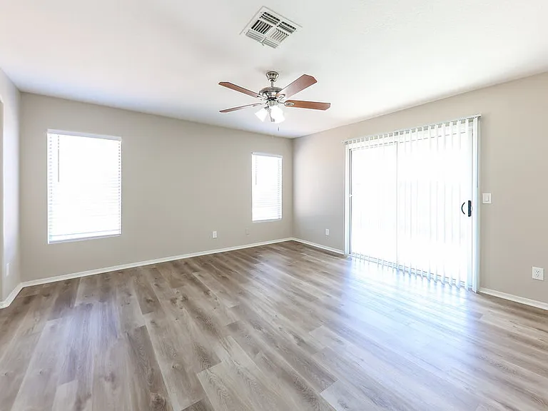 2310 E Morrow Dr — Photo 10