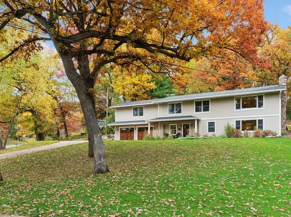 8235 Oakmere Rd, Bloomington, MN 55438