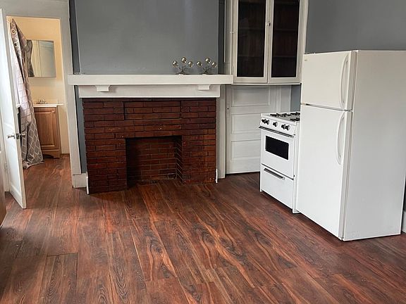 2nd image of 1911 Seneca St #1A