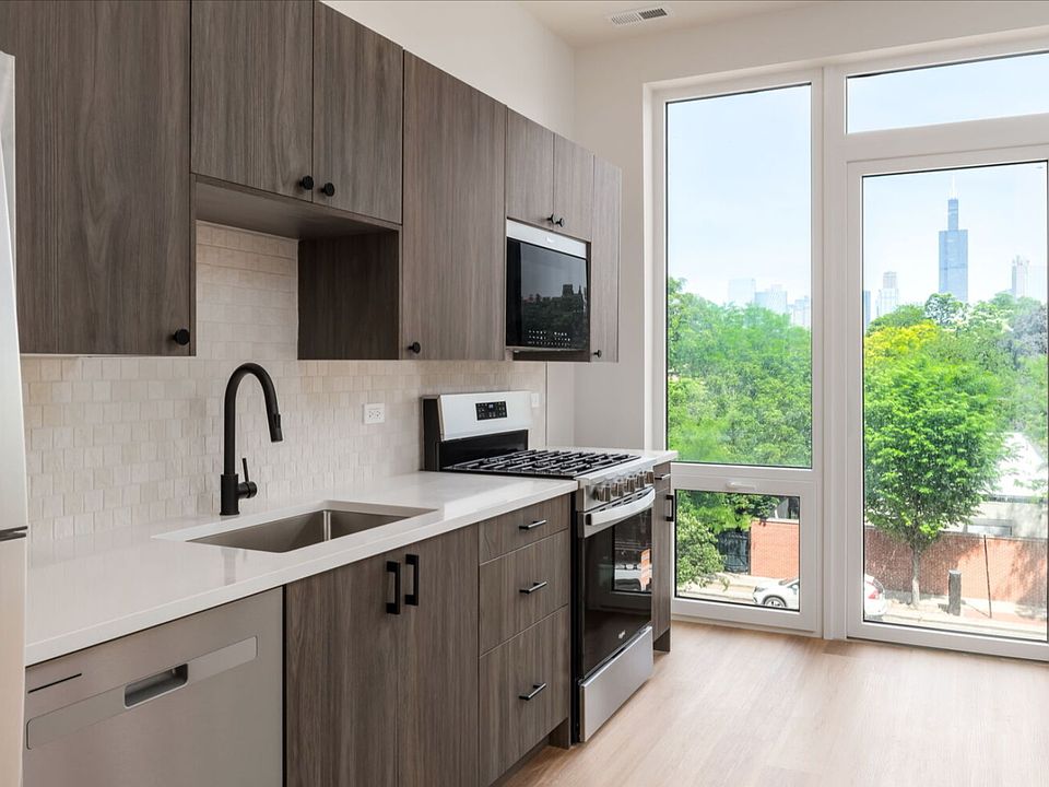 1st image of 222 S Ashland Ave #201