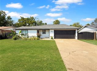 1810 S East St, Rogers, AR 72756