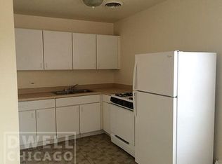 5616 N Washtenaw Ave APT 301, Chicago, IL 60659