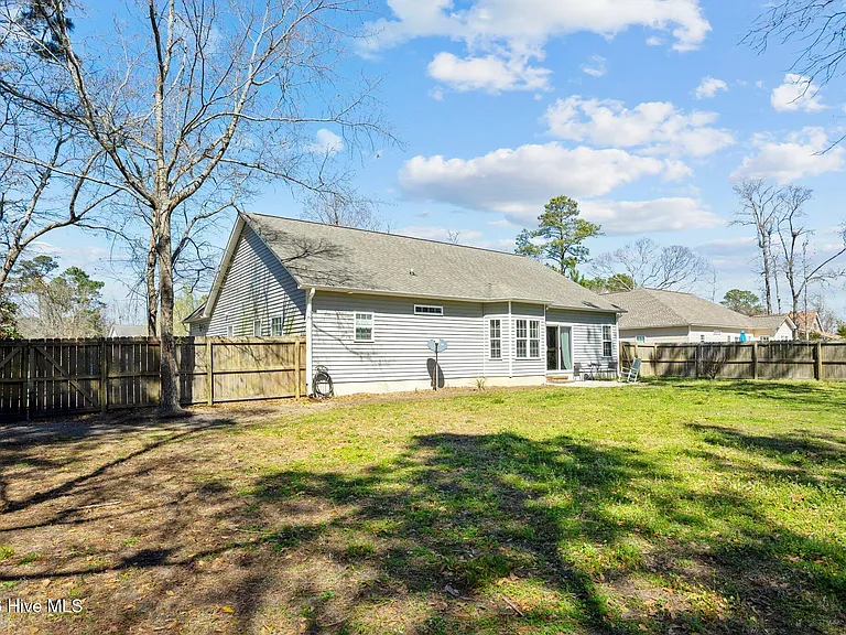 505 Pinehurst Cir — Photo 3