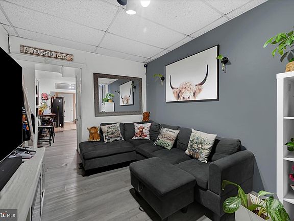 3rd image of 431 Cedar St