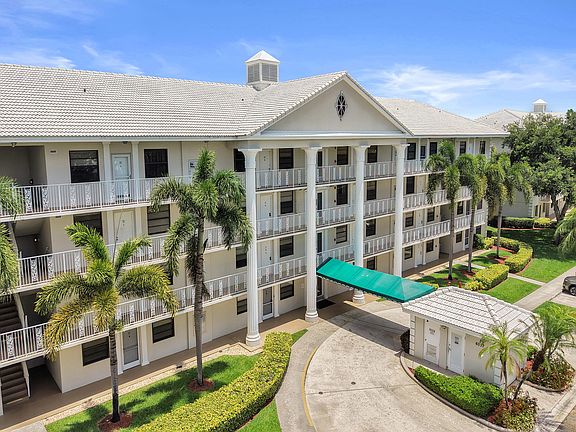 2nd image of 6037 Balboa Circle #101
