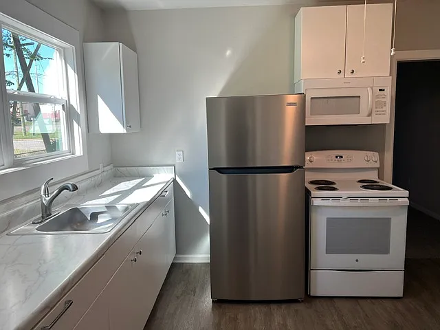 309 S Dallas St — Photo 8