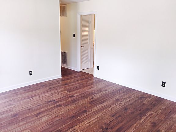 5th image of 1453 Fox Run Dr