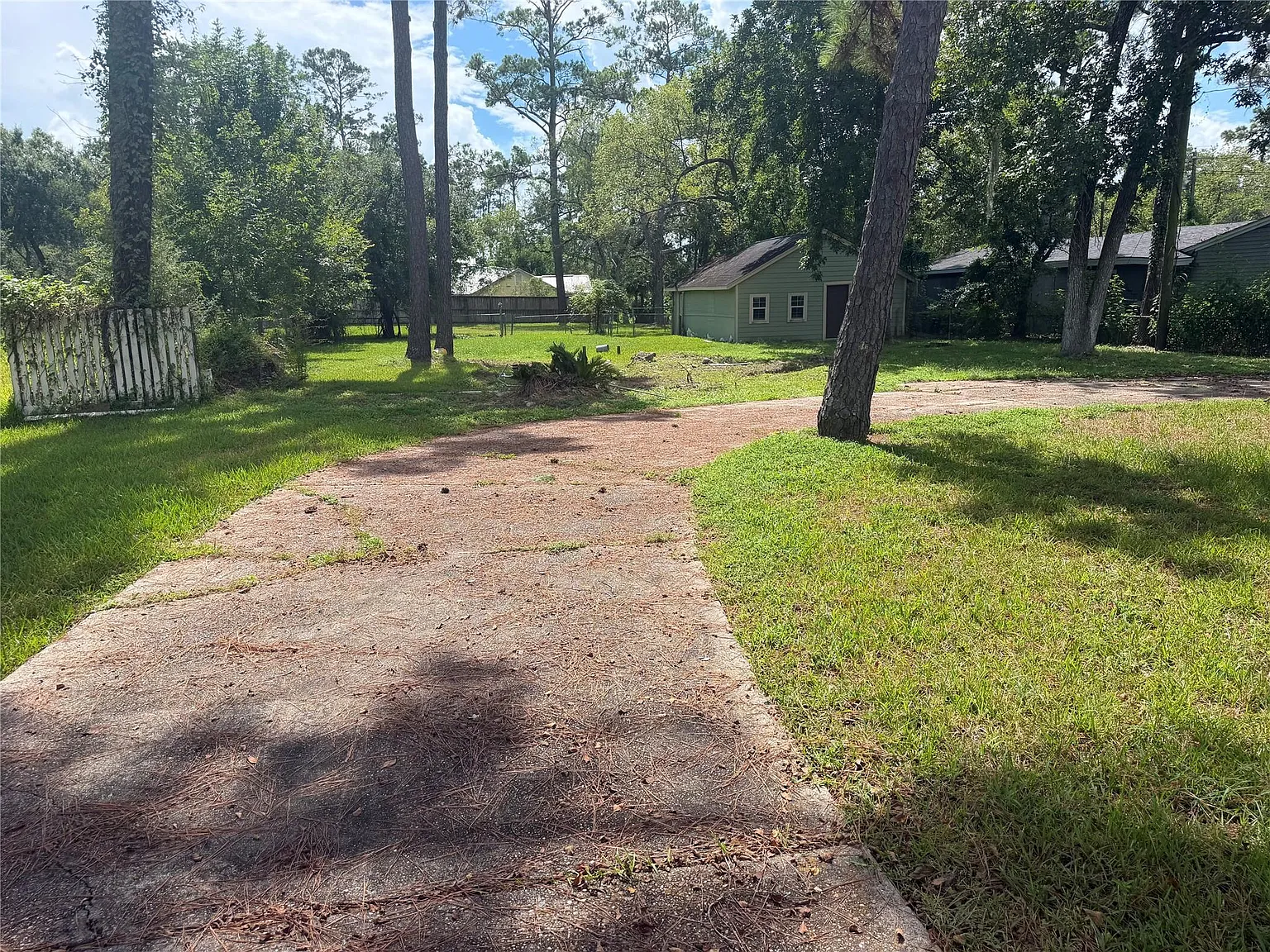 1 bed, 1.0 bath, 704 sqft, $1,200 — Photo 2