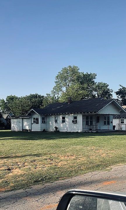 2nd image of 309 W Virginia Ave
