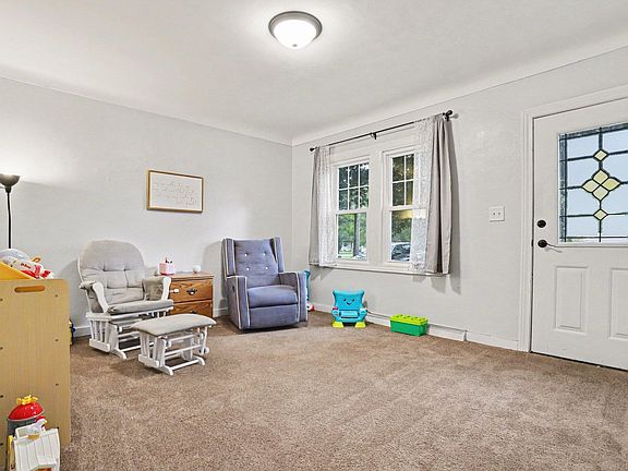 4th image of 2518 E G Ave