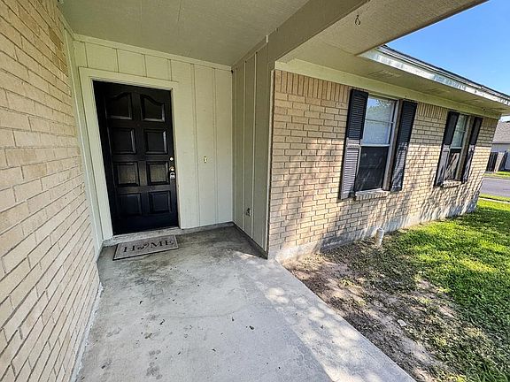 4th image of 702 Monterrey Dr